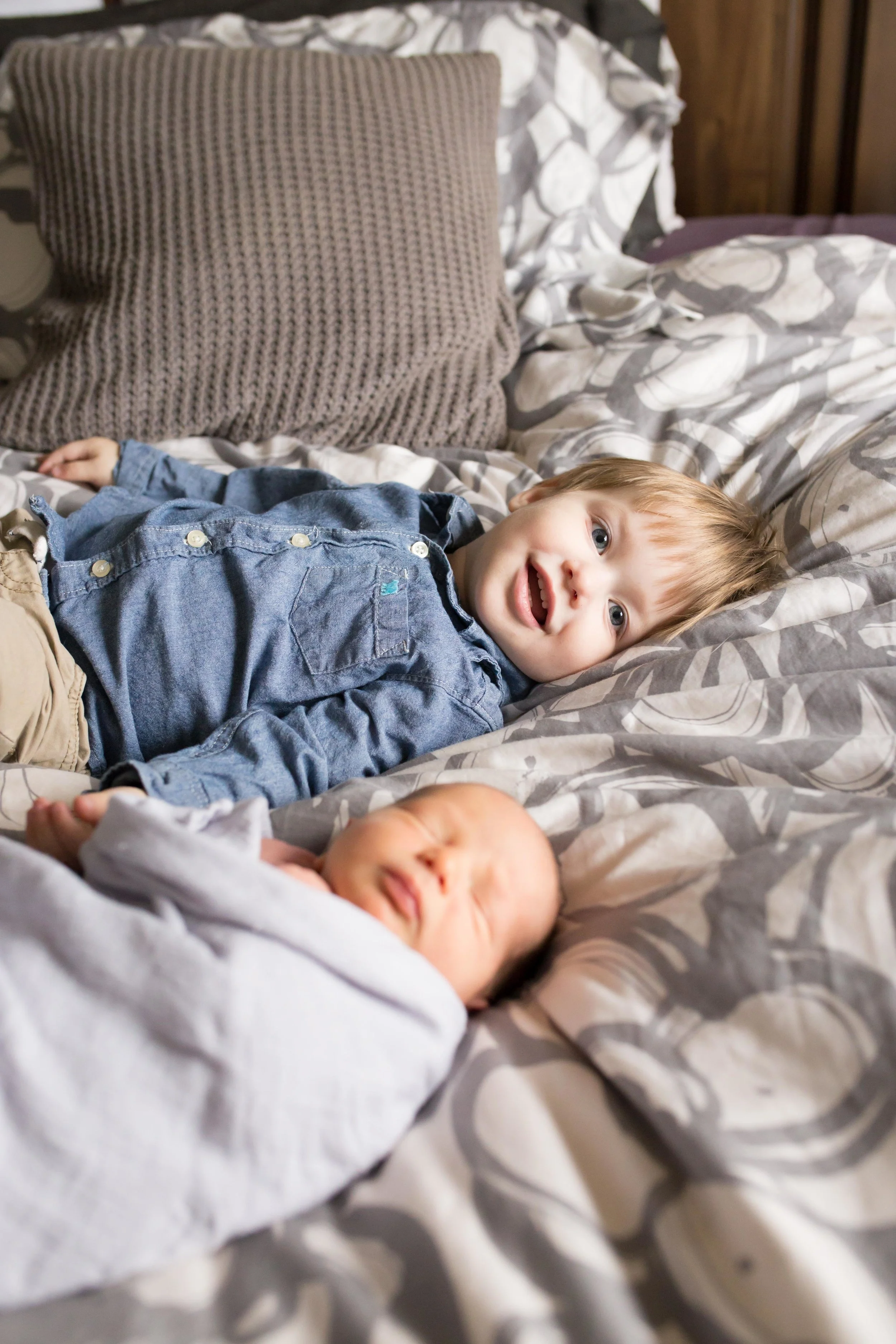 Newborn&Brother-4.jpg