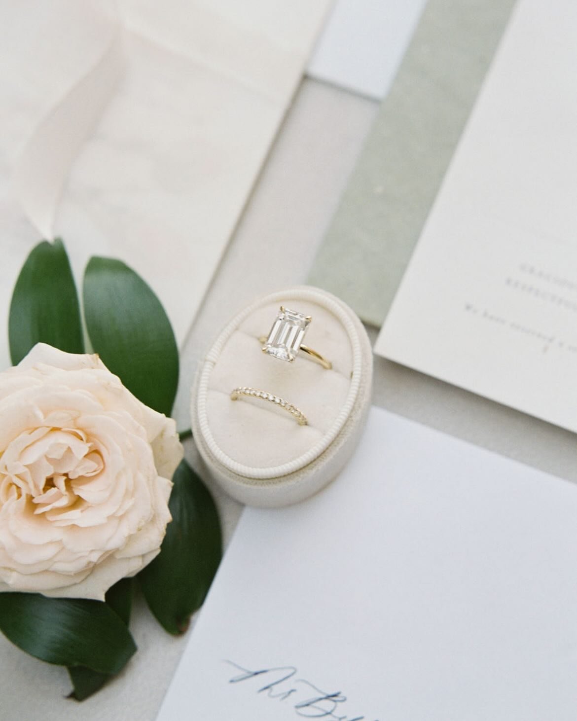 When the details are ✨ 

@kobellijewelry @krisannaelizabeth 

Wedding details wedding photography
Destination wedding photographer
Montana wedding photographer