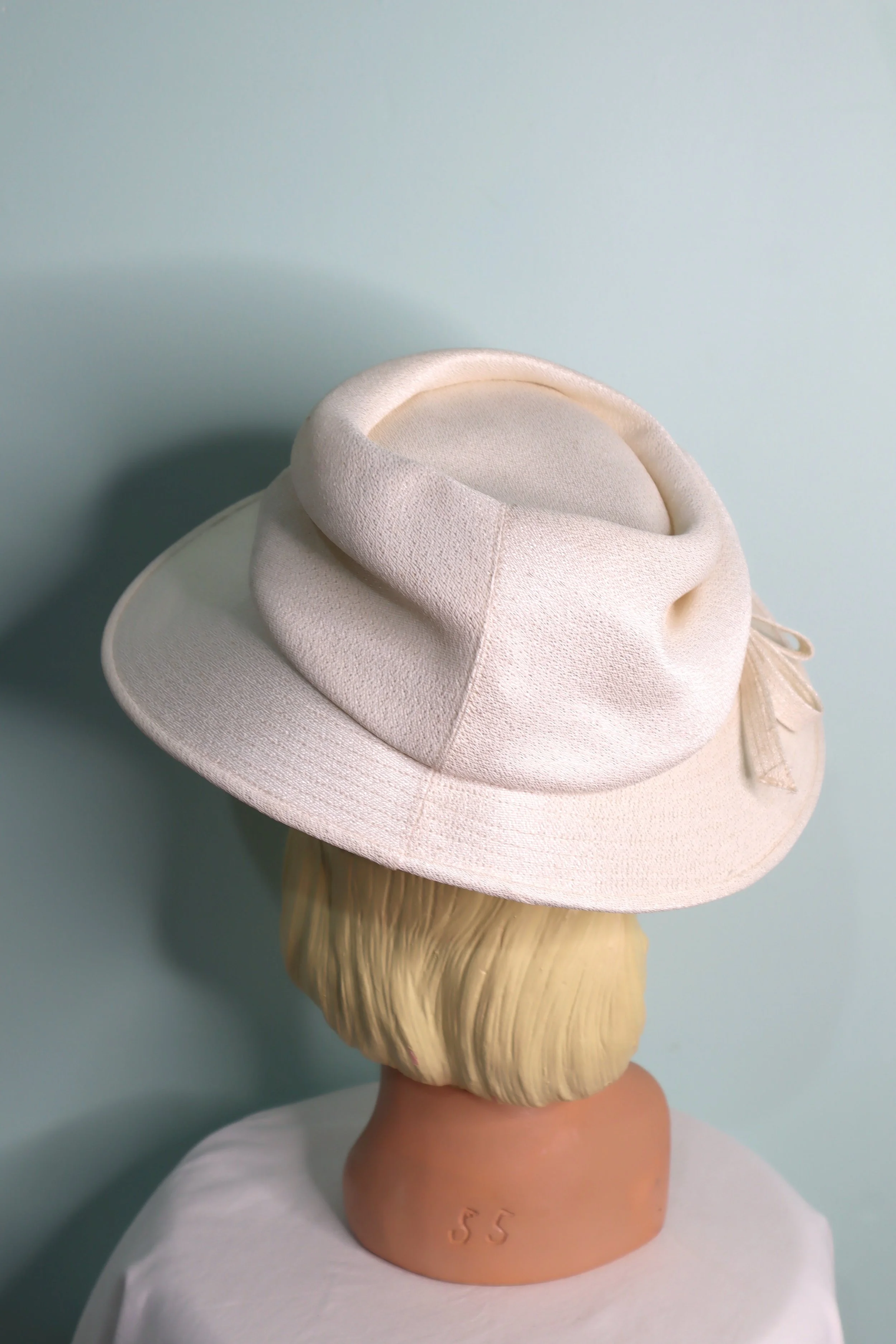 The House of Hats 1960s White Summer brimmed  hat Vintage Hats Sydney .JPG