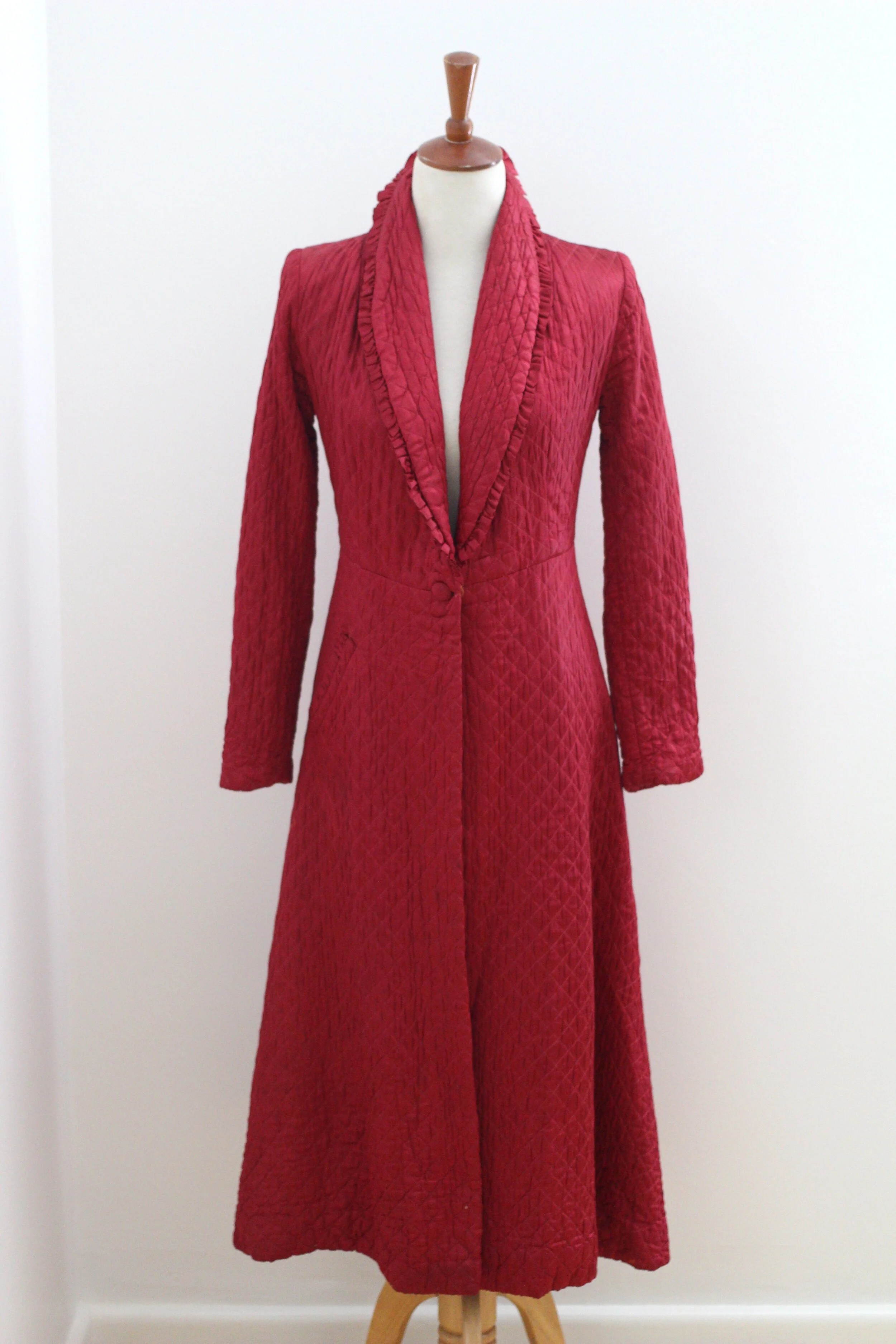 40s dressing gown .jpeg