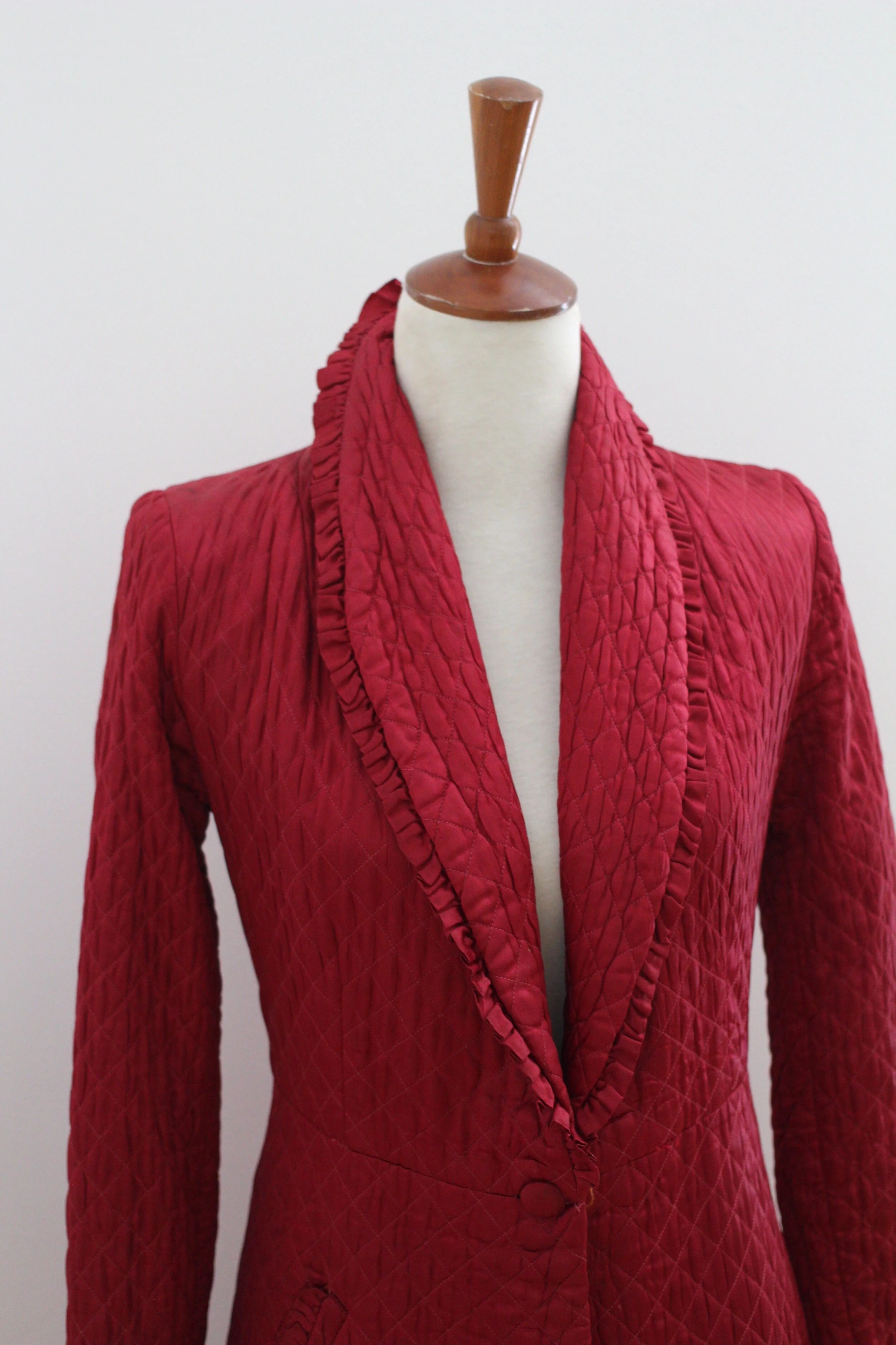 1940s vintage robe the decodoll .jpeg