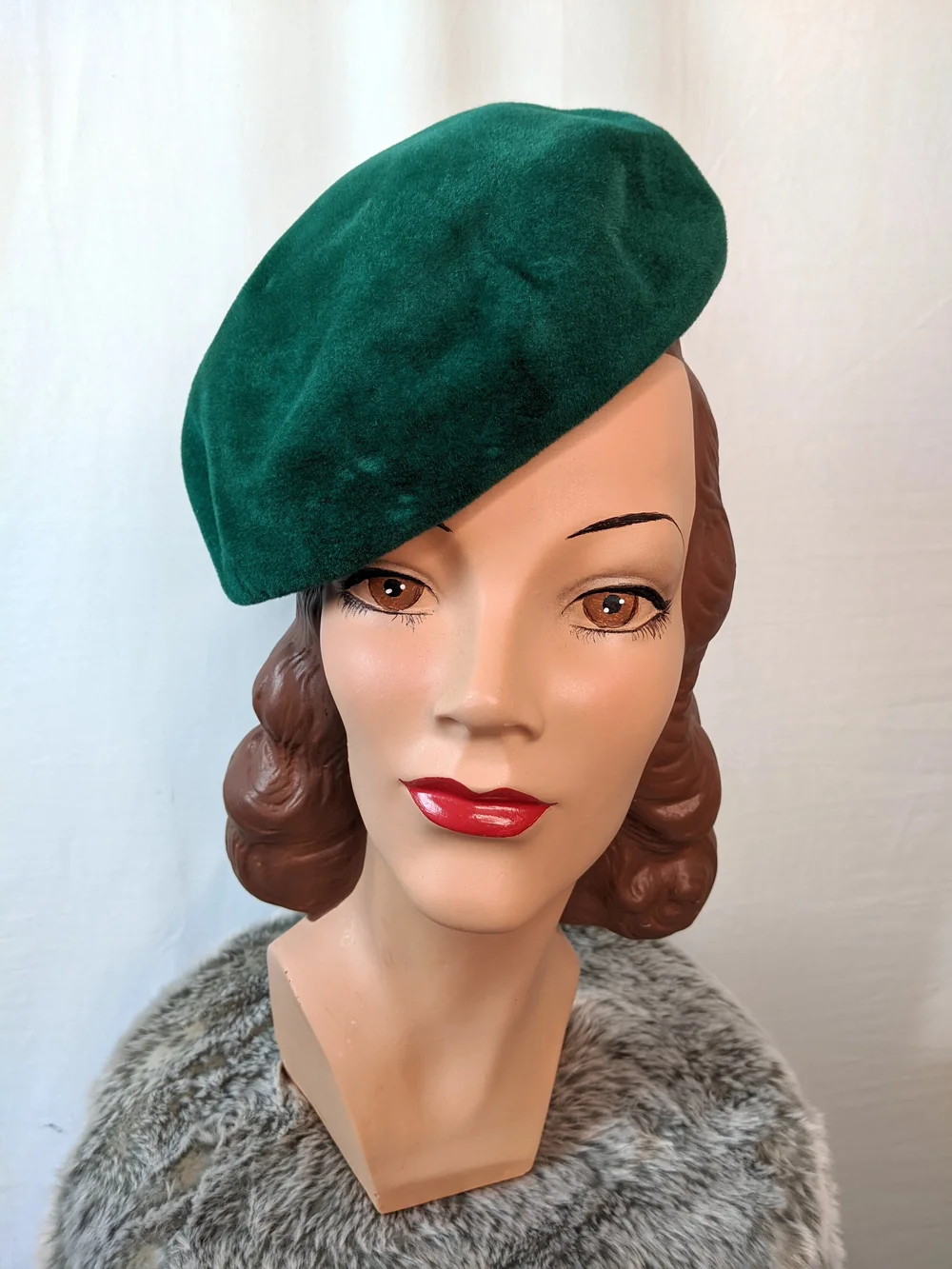 House of MacGregor | Velvet Beret Hat House of MacGregor | Accessories | House Of Macgregor Velvet  main image 2