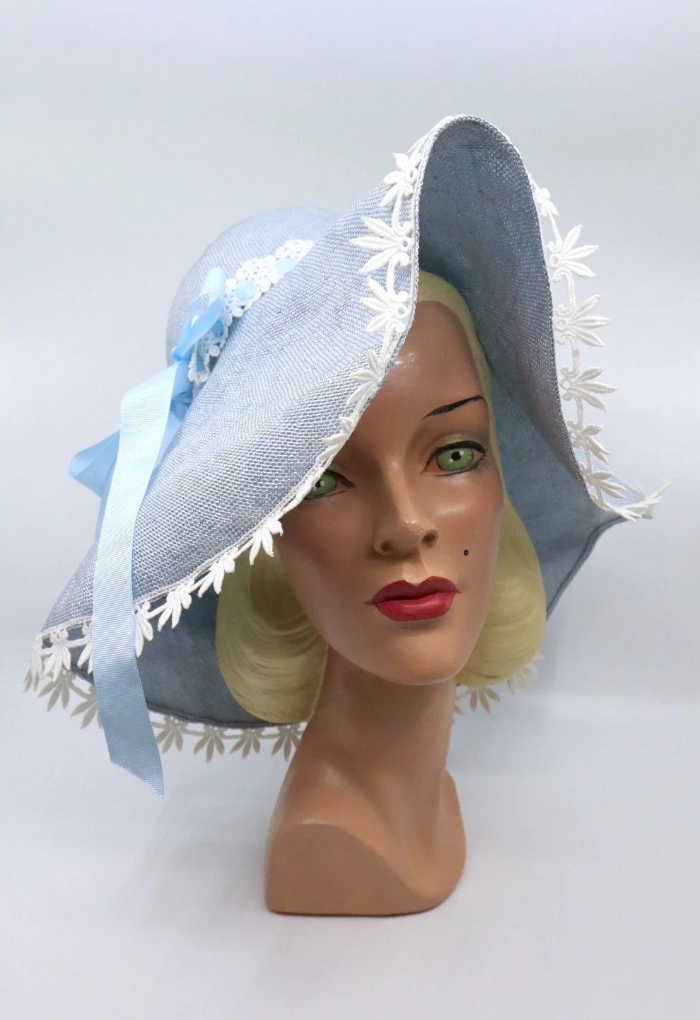 COUNTRY CHARMER Blue & White Lace Straw Sun hat