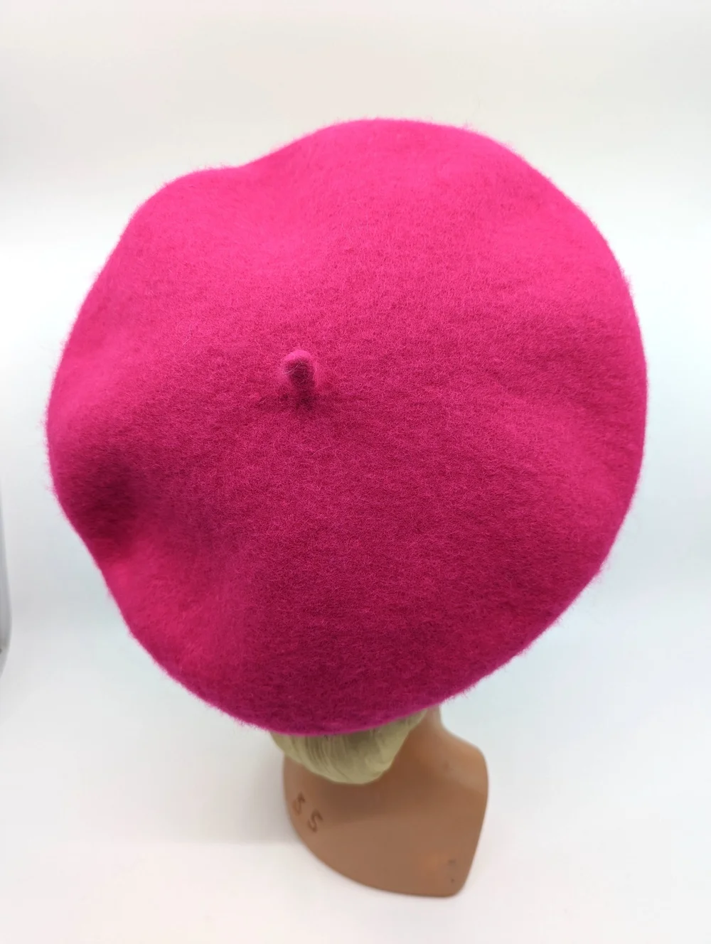 The House of Hats Paris Beret in Shocking Pink | The House  display picture 3