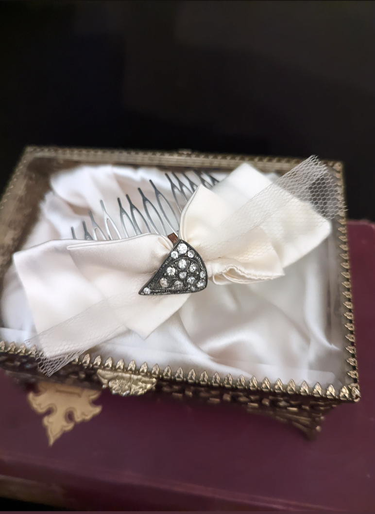 TRUE LOVE Ivory Silk Tulle Art Deco Hair Comb