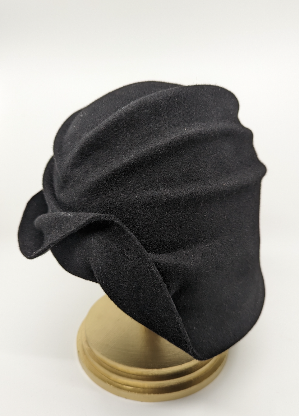 The House of Hats Deco Hat .png