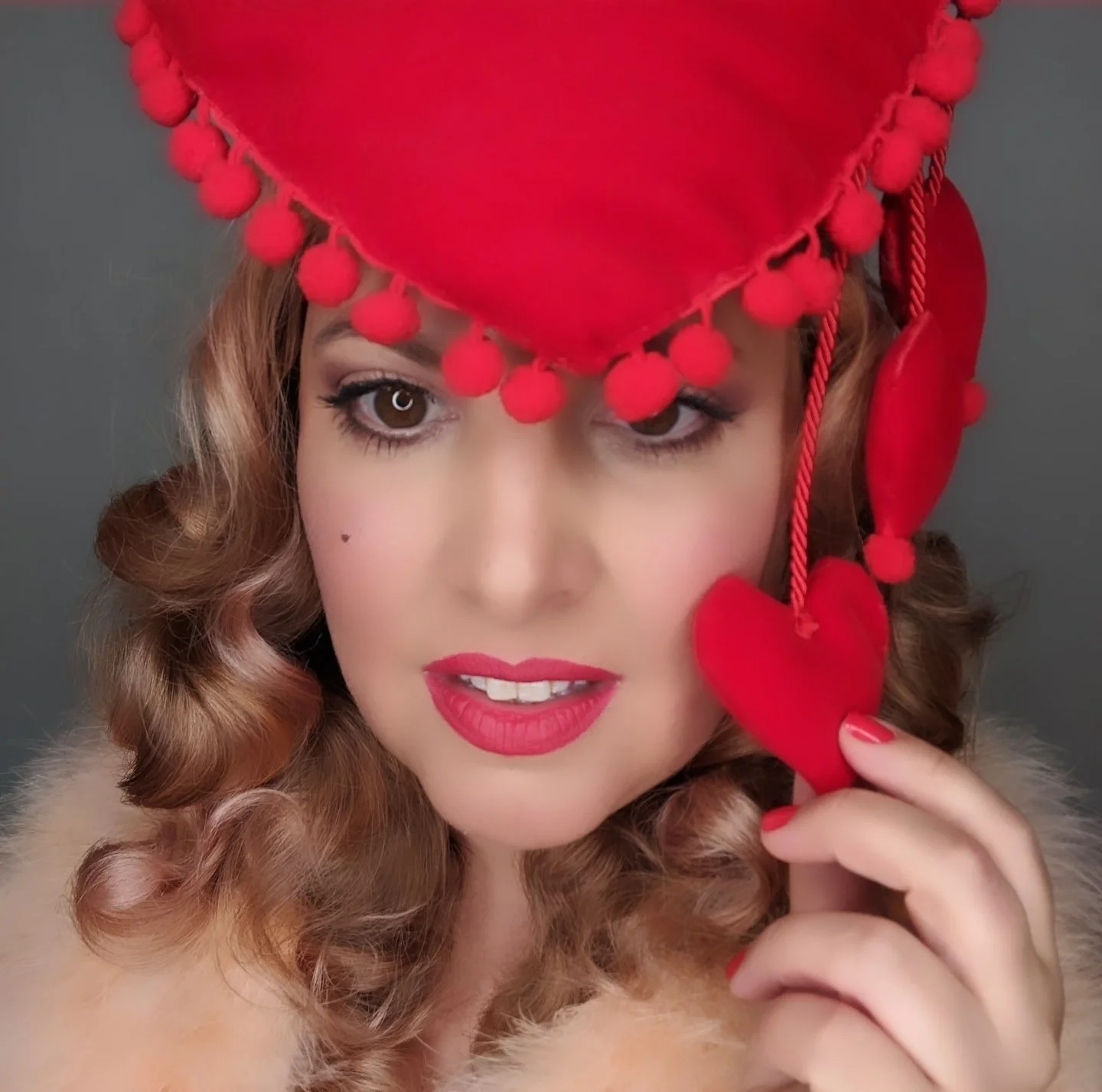 JE T 'Aime Je '  Red Velvet Heart Hat