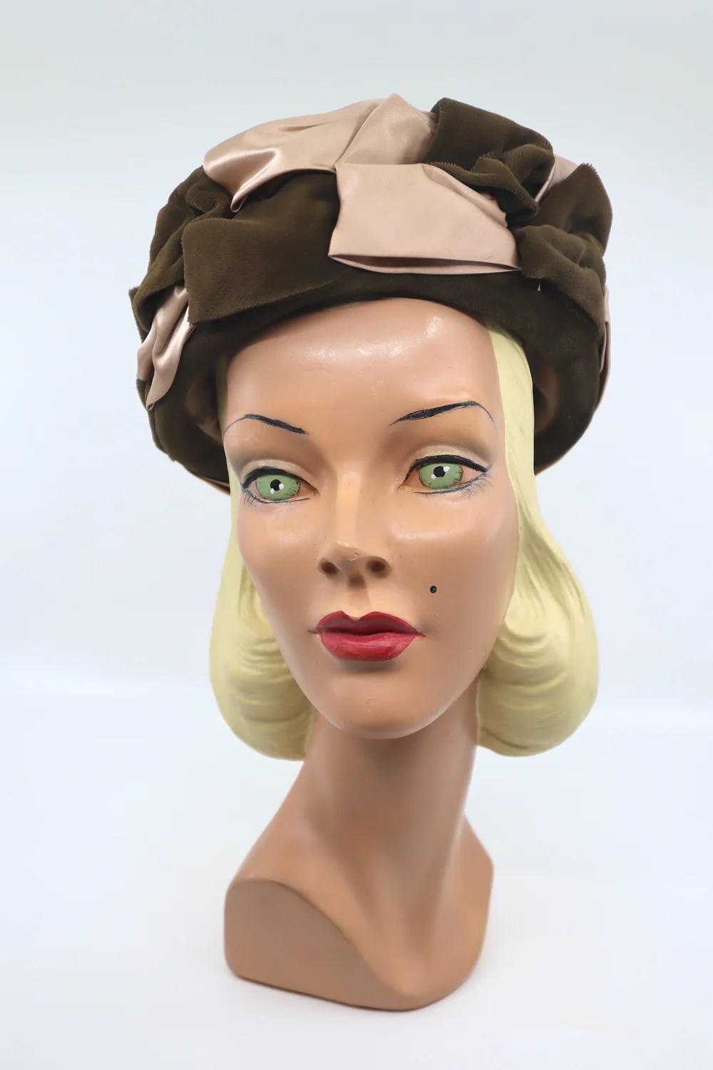 Vintage+1950s+Brown+Velvet+  display picture 2