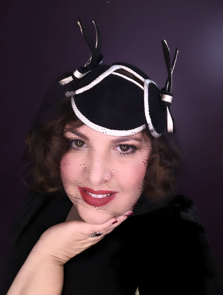 Le Blanc Noir- Black Fur Felt Calot Veil Cocktail Hat