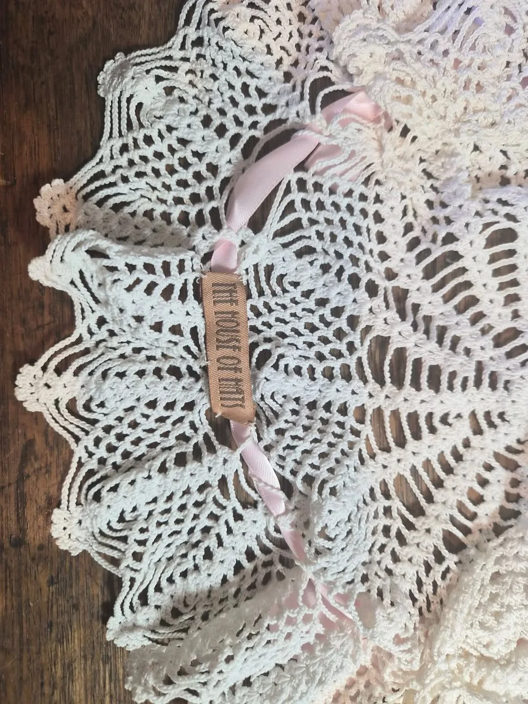 The Rosebud Boudoir Cap.....🌹

Available now in our Online Shop

#lacehat #bespokemillinery #hatshop #edwardianstyle #boudoircap