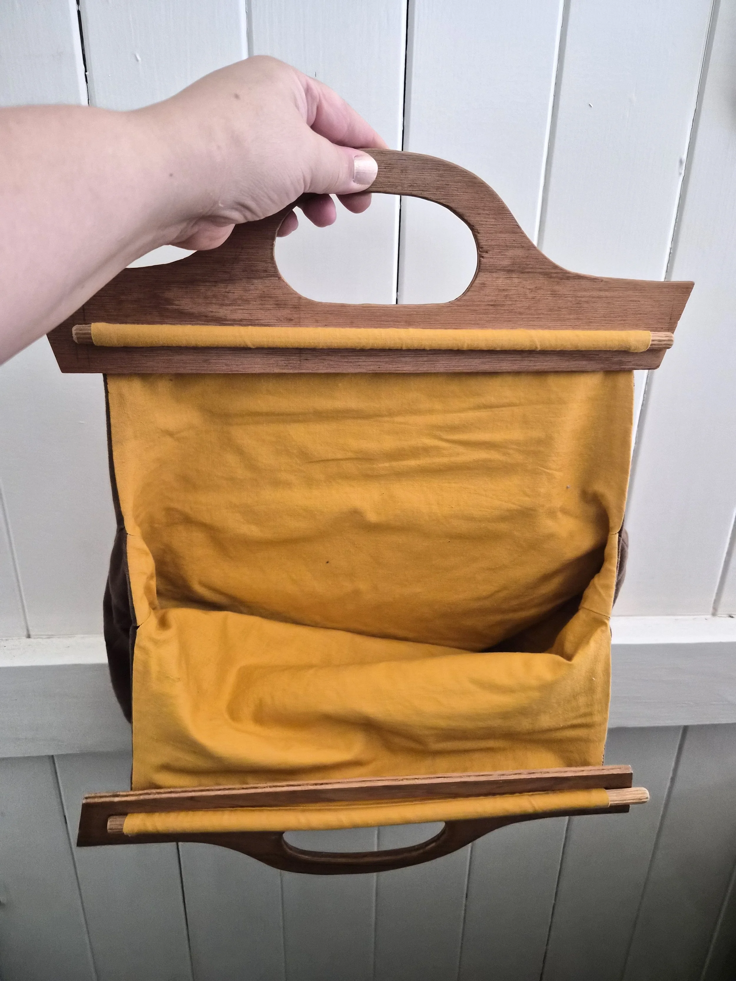 Vintage 1970s Patchwork Purse – Wooden Handle Quilted Bag – Retro Brown & Yellow Hexagon Design