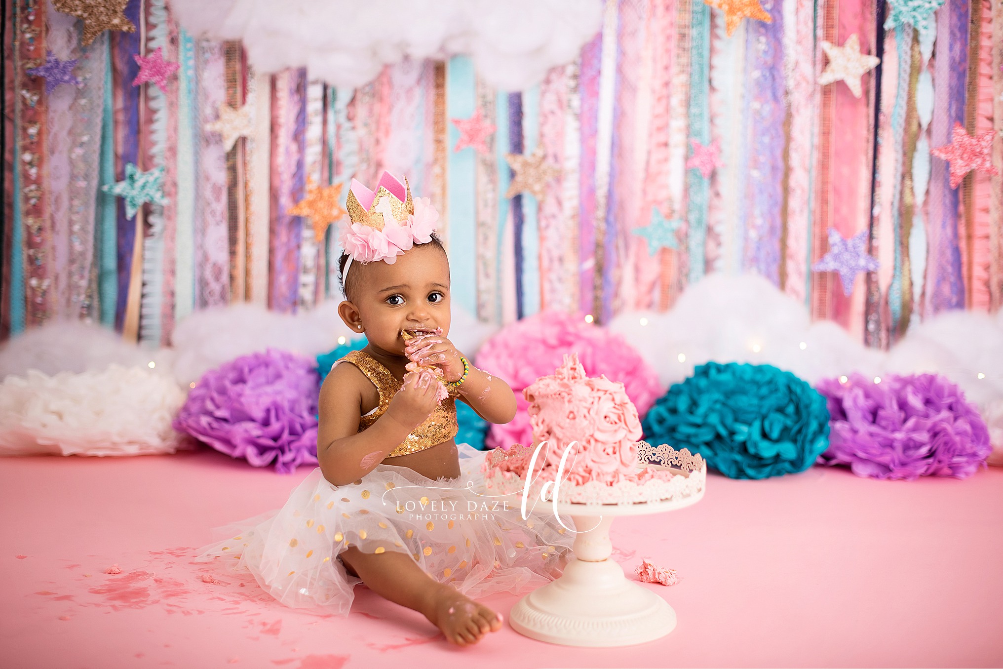 Unicorn First Birthday Cake Smash - Los Angeles based photo studio, The Pod  Photography, specializing in maternity, newborn, baby, first birthday cake  smash and family pictures.