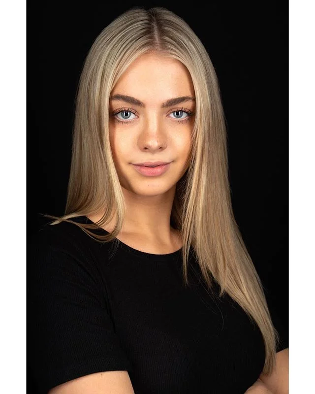Fun headshot session with @lindsaysolmer