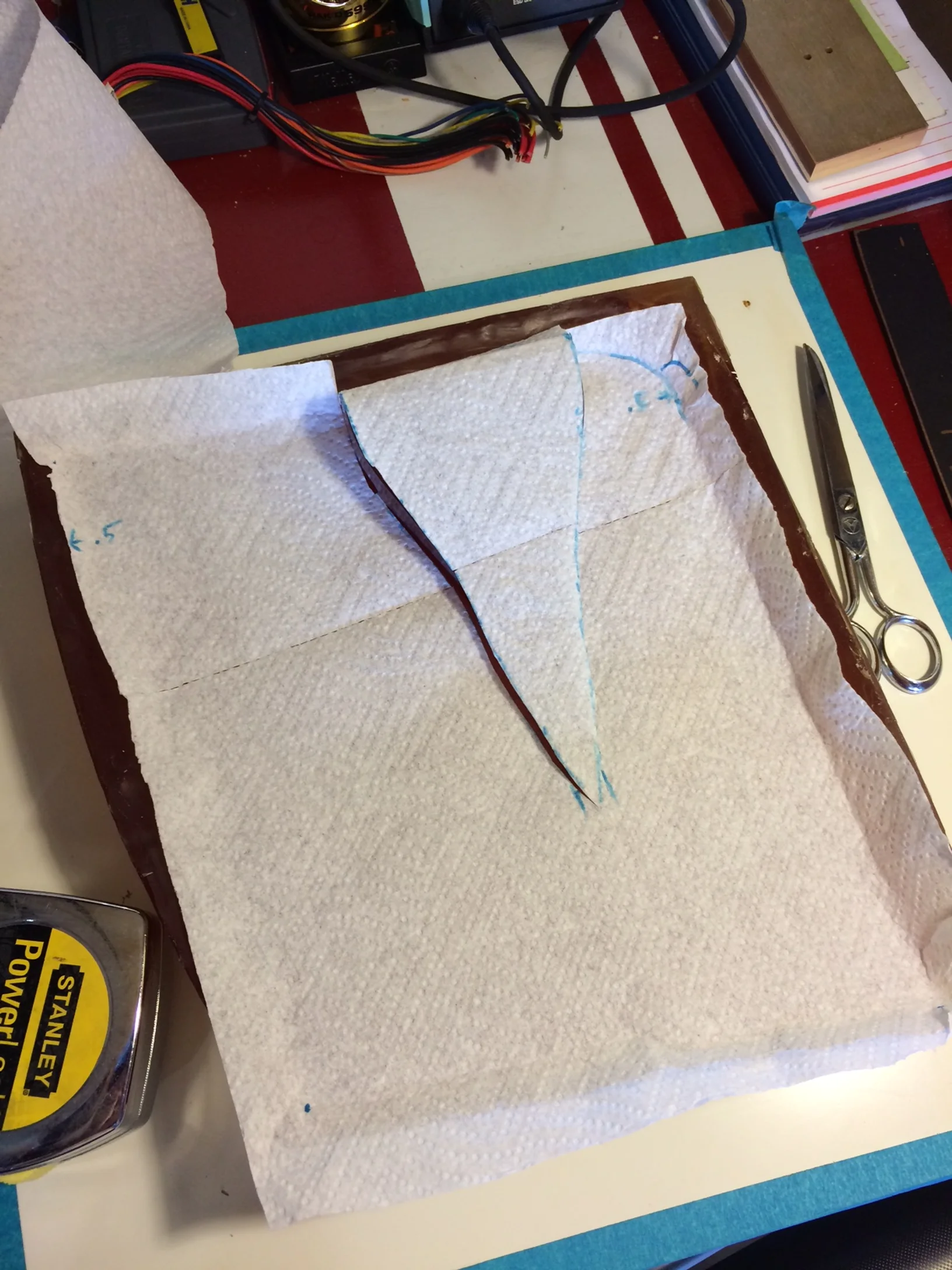  Laying out the fiberglass patterns with paper towel. 