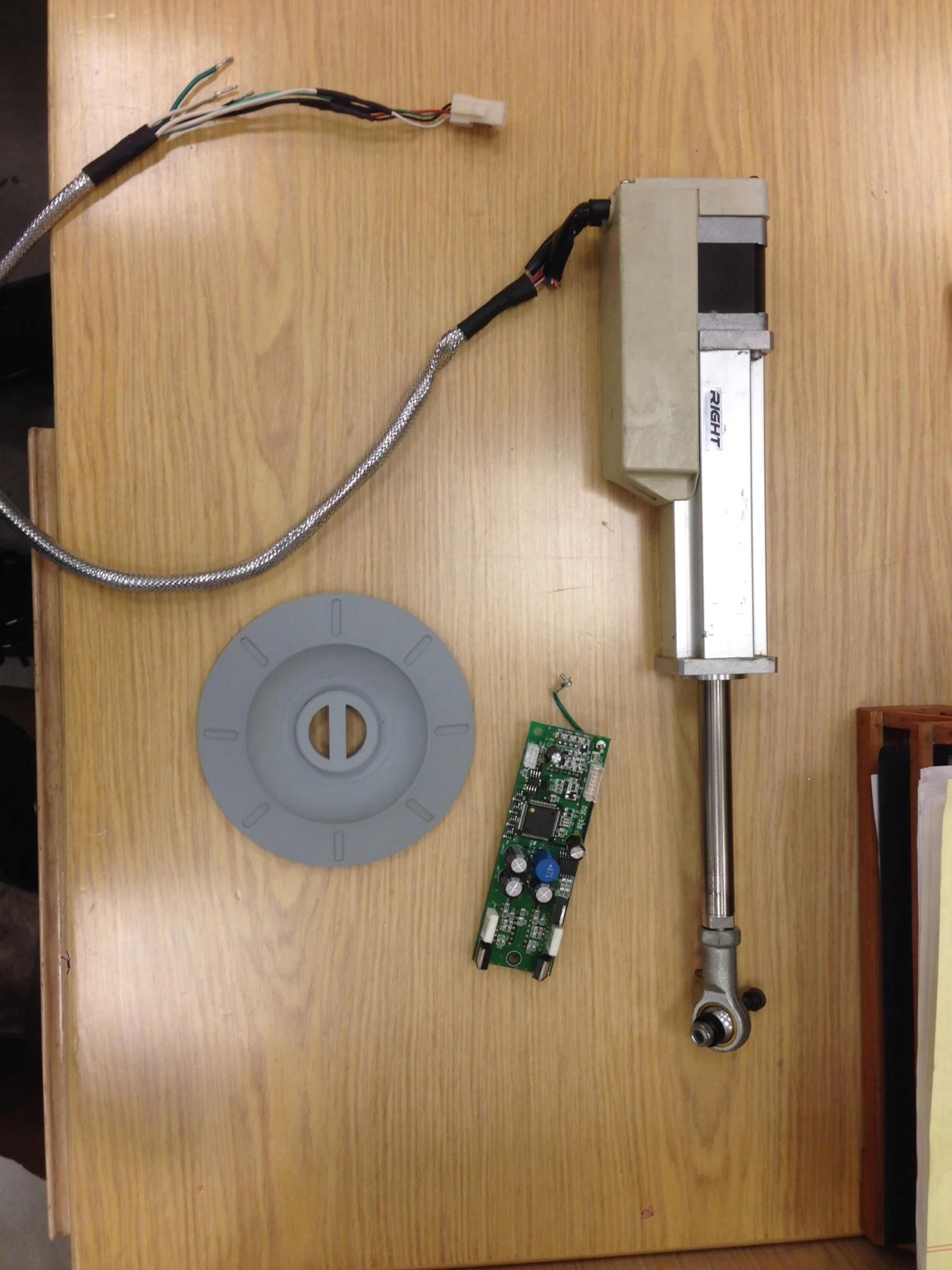  An actuator with the 5" ear. 