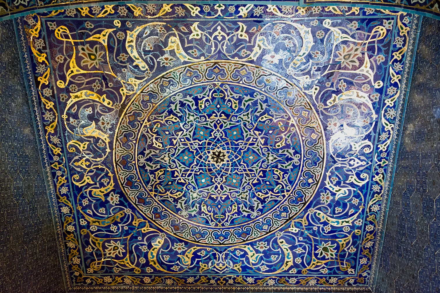 Tiled alcove ceiling , Yesil Mosque