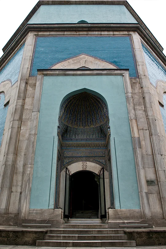 Entrance Yesil Tomb