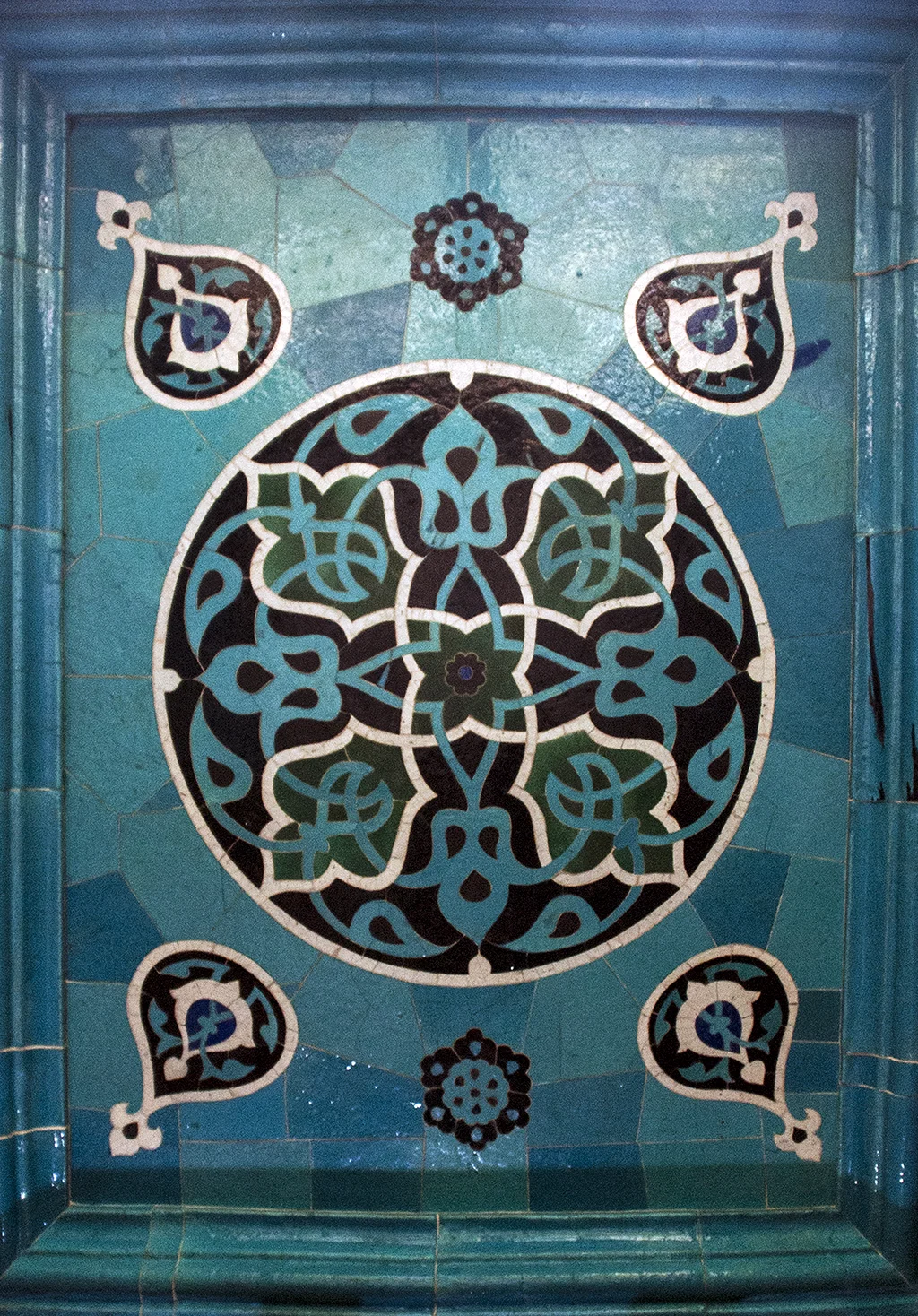 Ceiling, tiled window alcove, Yesil Tomb