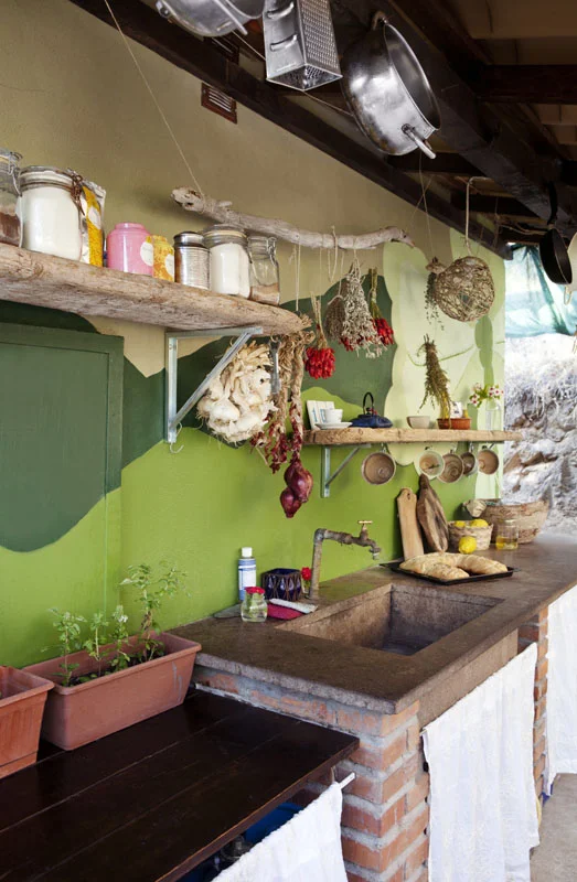 Outdoor kitchen