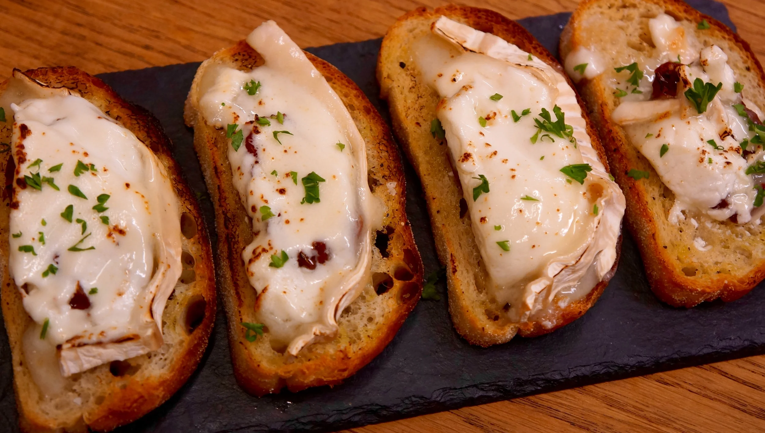 Goats cheese & sun dried tomato brusheta - Tapas