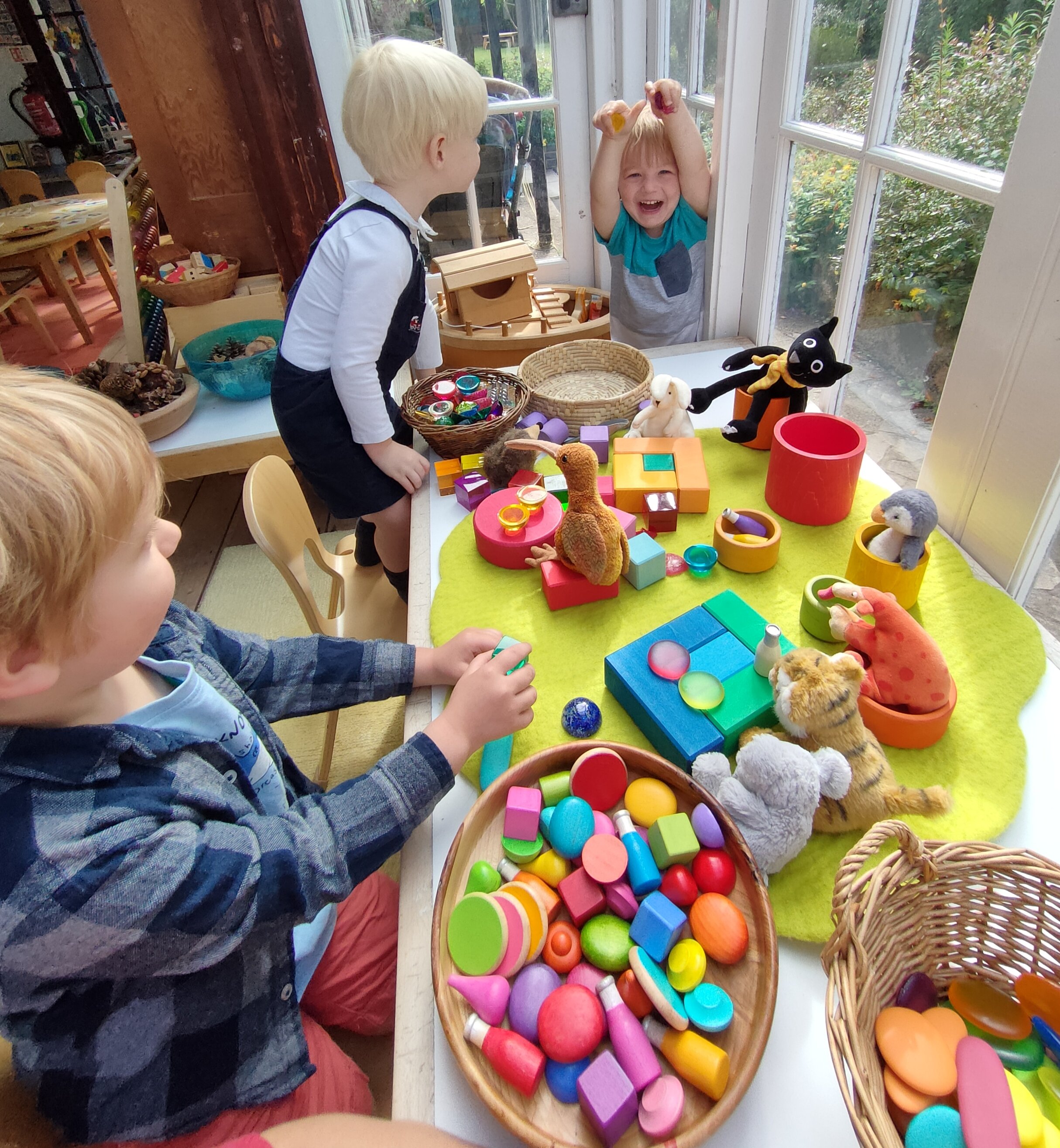 Joyful heuristic loose parts play