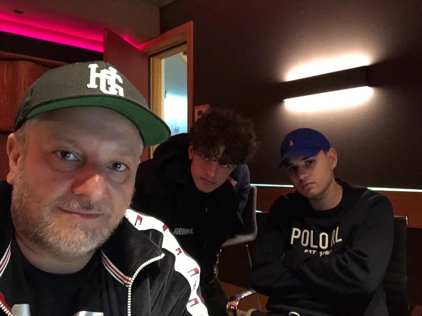 @kilnstudios sessions with the next generation @structuredbeats207 and @antoniomixedit plus more 🤘. 

.
.
.
.
#mixedbyespa #antoniomixedit #structuredbeats #kilnstudios #hiphop #mixengineer #newschool #nextgeneration #musicstudio #ozhiphop #aushipho