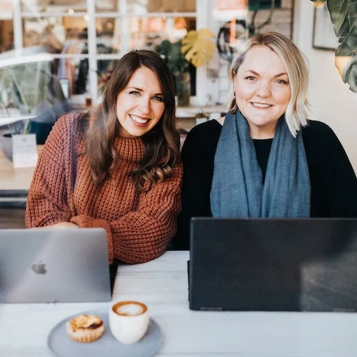 Lauren DeLoach & Chelsea Glaser・Launch It, Girl