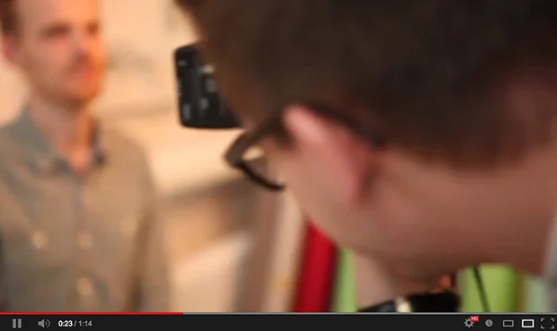 Gordon fotar Simon Hellsten