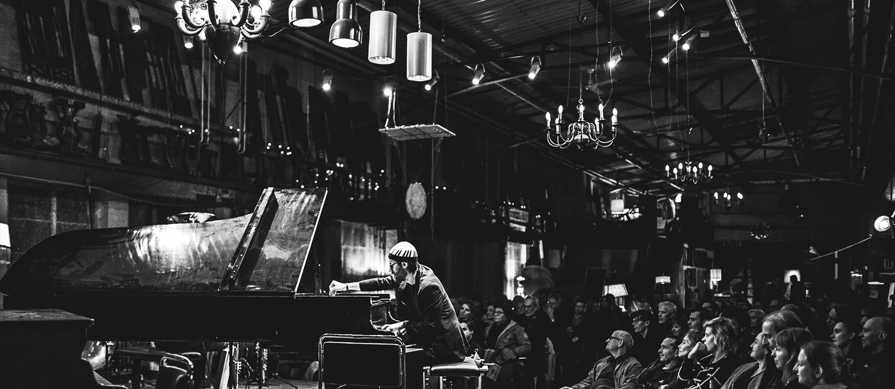 Pianosalon2.jpg