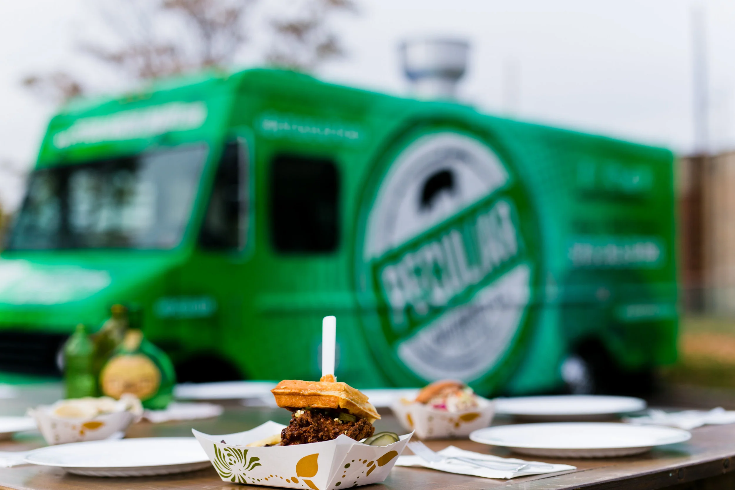 5 Reasons You should have a Food Truck at your wedding!