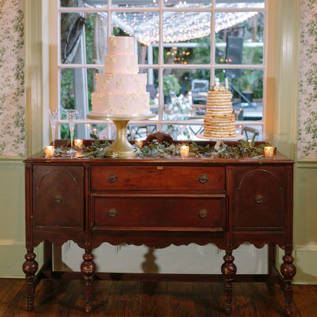 Need some cake table inspo!? We&rsquo;ve got you! Our Henry Buffet is such a pretty option for your dessert or cake display! ​​​​​​​​
PC: @greergattuso ​​​​​​​​
Planner: @elysejenningsweddings .​​​​​​​​
.​​​​​​​​
.​​​​​​​​
.​​​​​​​​
.​​​​​​​​
.​​​​​​