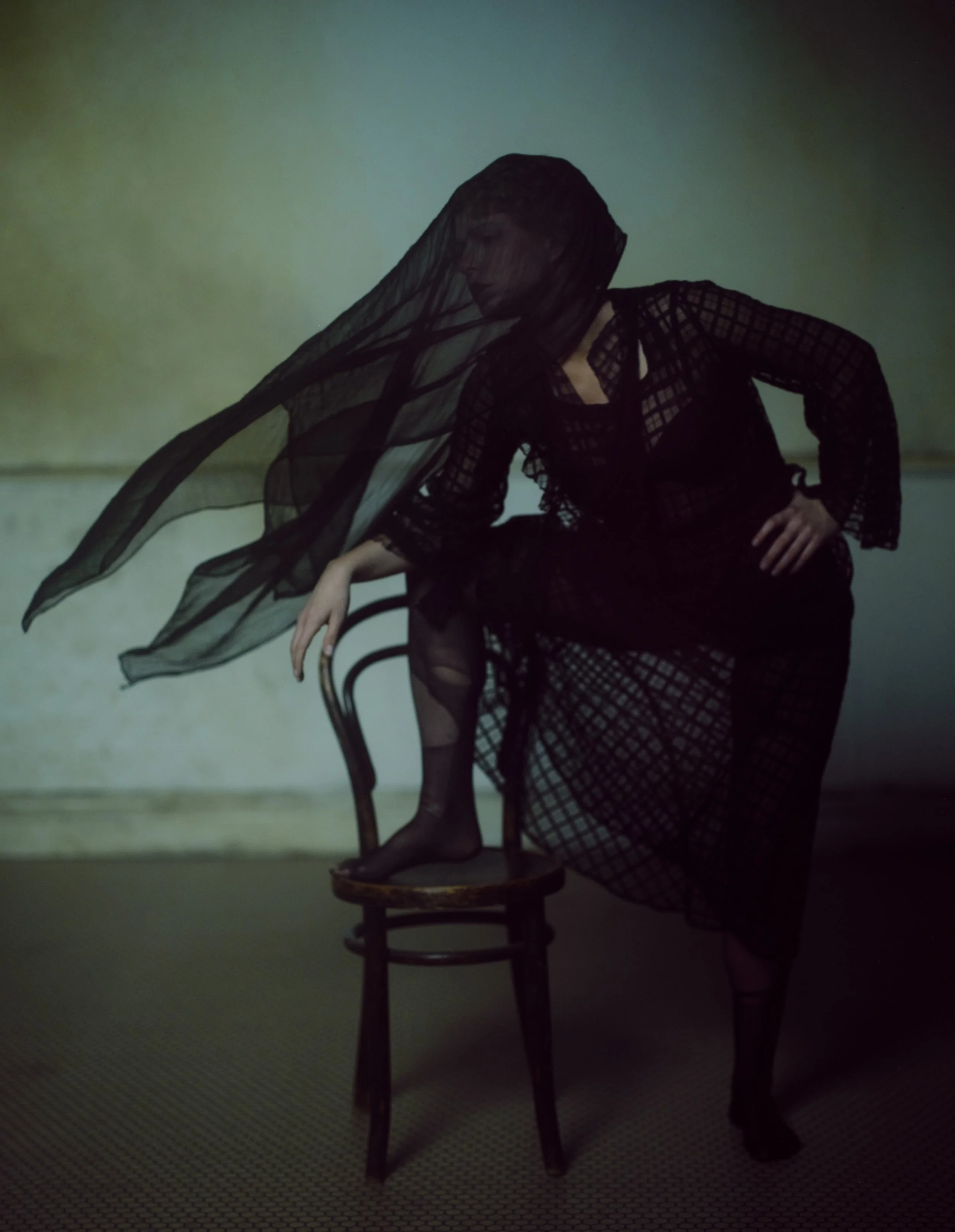 20260113_EW_JessieBuckley_GinaGizellaManning_Look1_920 3.jpg