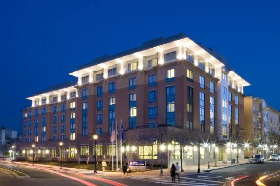 hilton-garden-inn-arlington.jpg