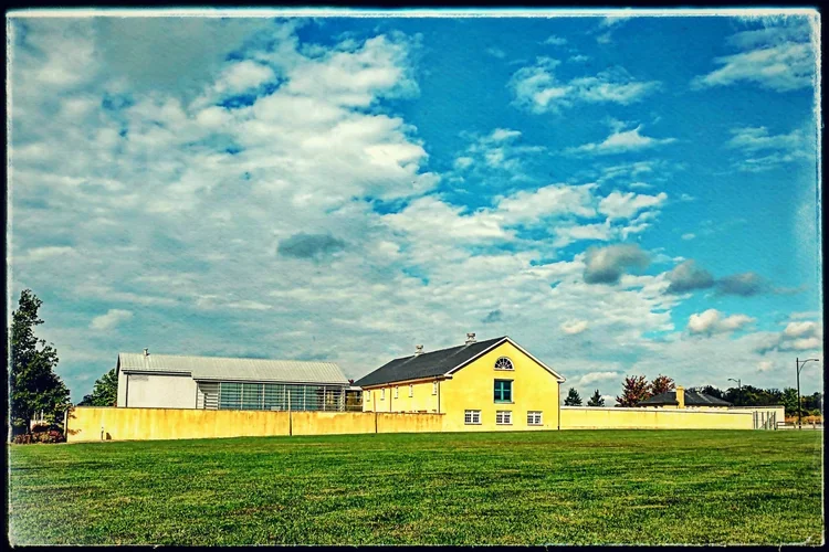 blue-bell-barn-ex2.webp