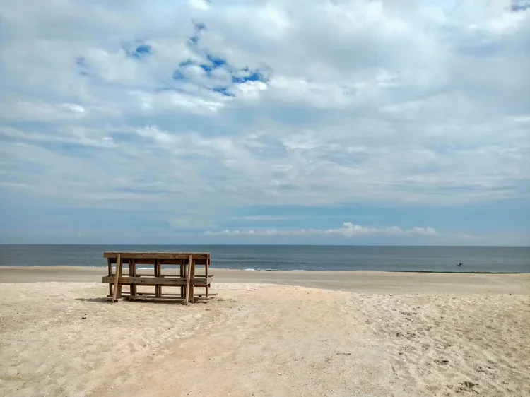 bench-kayak.webp