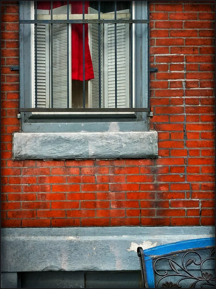 blue-bench-px.webp
