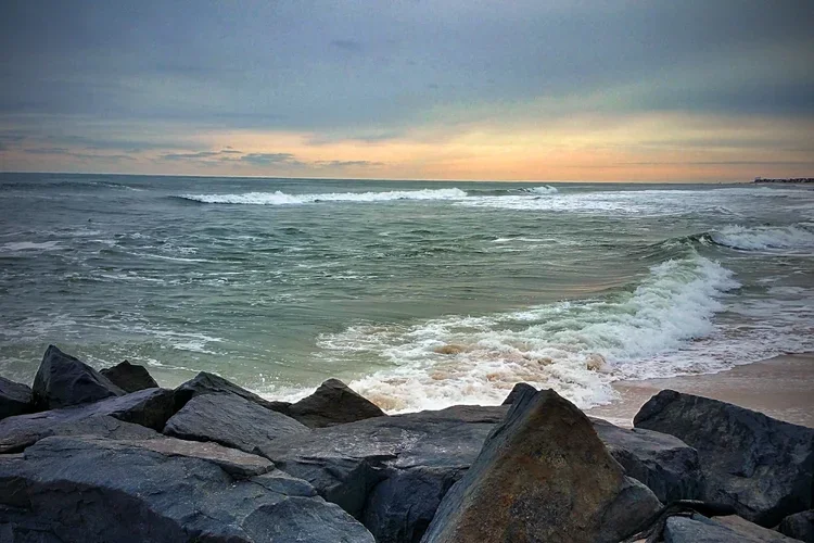 beach-rocks.webp