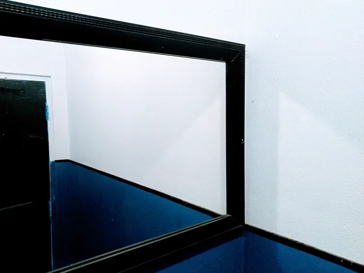 blue-mirror.webp