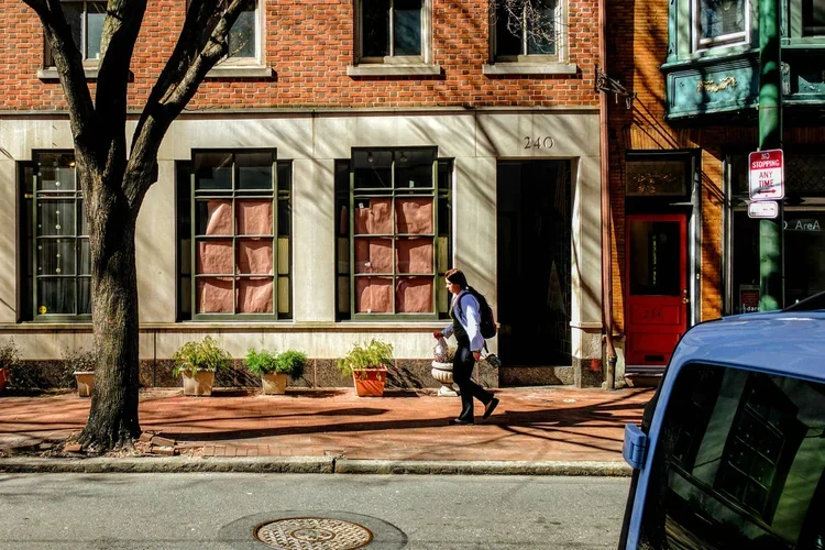 walking-past-240e.webp