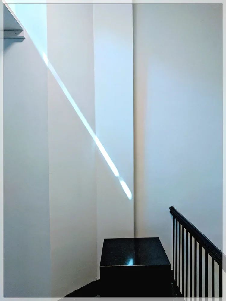 light-line-eb.webp