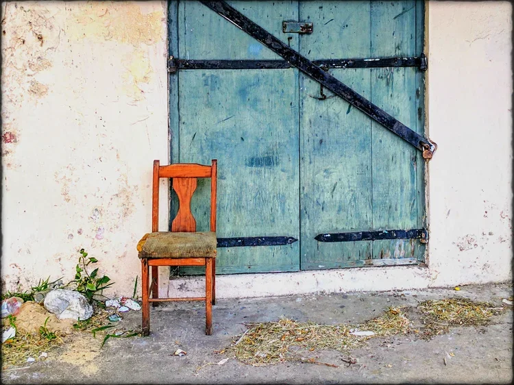 old-chair-2.webp
