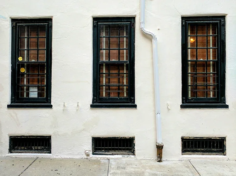 three-windows-px.webp