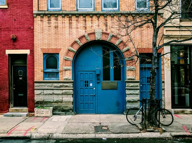 bluedoor-pxlr_20171222_153310_edited.webp