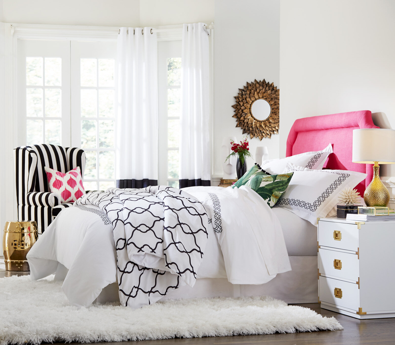 JM_CAT_080816_09_Preppy Bedroom_lifestyle.jpg