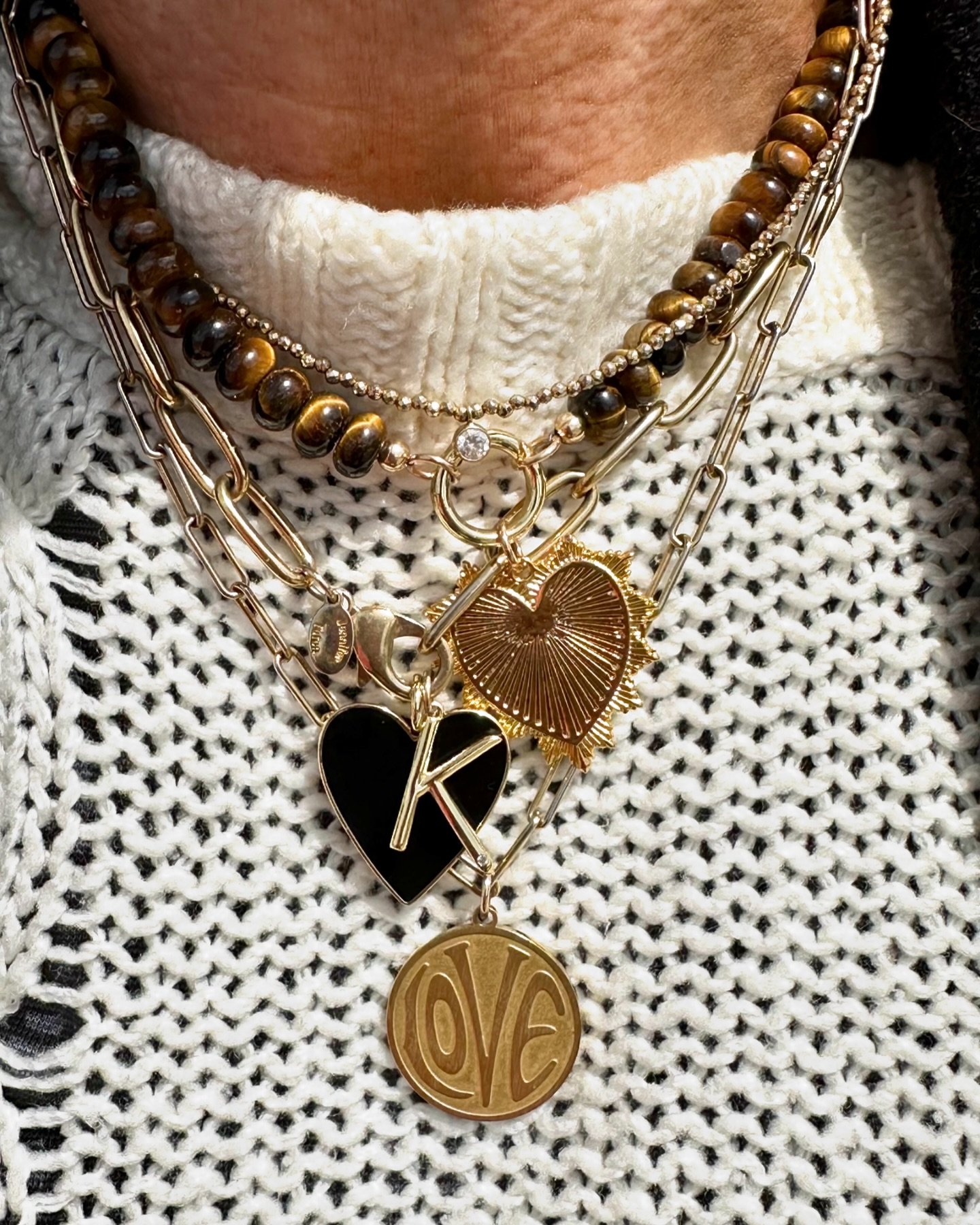 Layering hero ~ a great visual to show you how to stack your chains. Add texture and verve with beads and charms and varying chains  @kara_dellovo 💓#layeringnecklaces #goldjewelry #sanfrancisco #fairewholesale #jewelry #jewelrydesigner #heartpendant