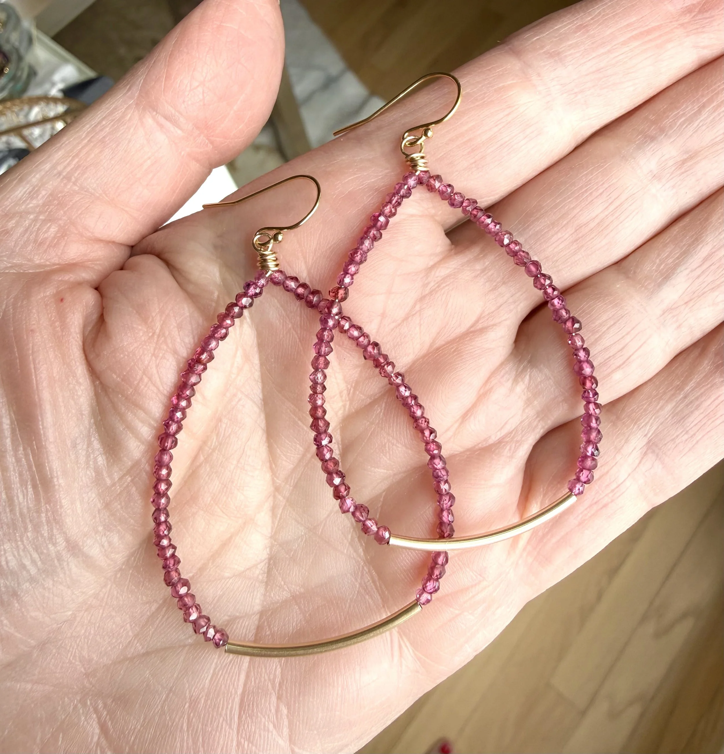 Earrings_BBE_garnet.jpg
