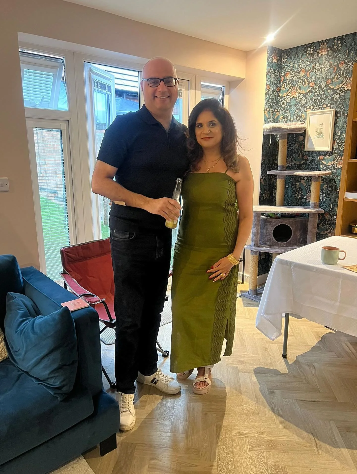 Celebrating 28yrs with you today I would never change a thing 🥰❤️💋
Happy anniversary ❤️🙏
