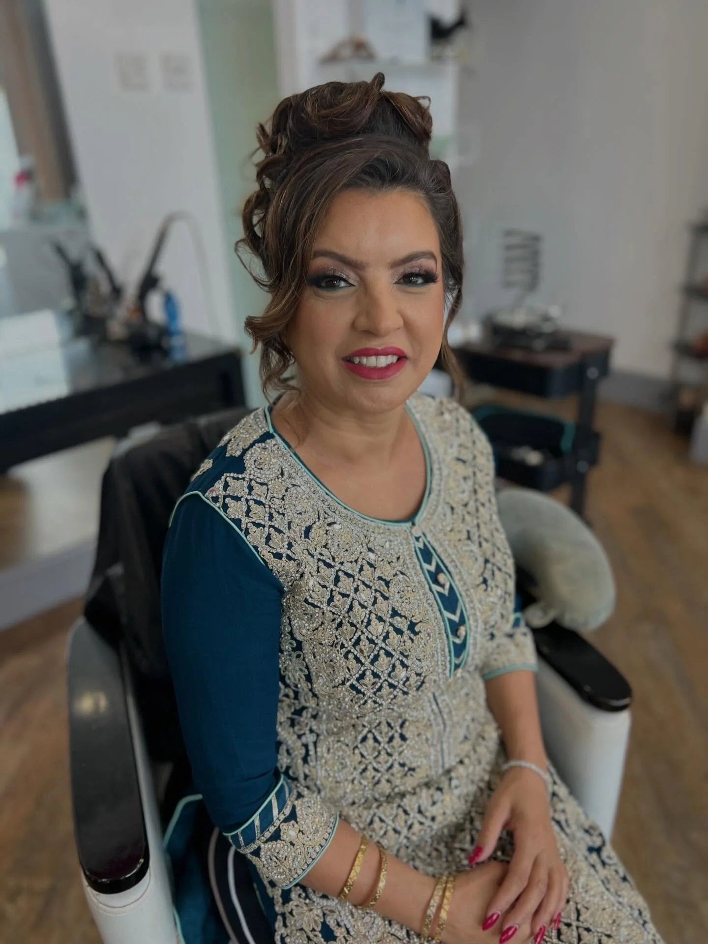 VINTAGE GLAM! for our darling client @pamk4ur 
She loves letting me get creative with her hair and makeup. This was a very early start ready for an evening reception so we had to make sure we went for something that would stay in place all day. 
Just