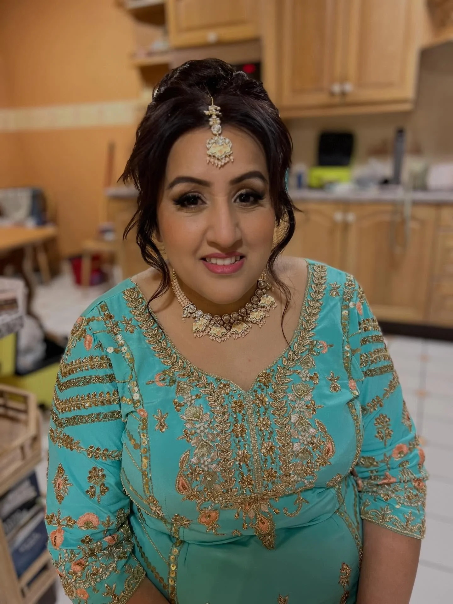 PARTY GLAM! Thank you for booking me again to this lovely lady for your special occasion. This booking was a very early start I also had a function to go to this day. Anyway we went with a soft look with the makeup it was all about the Smoky wing lin