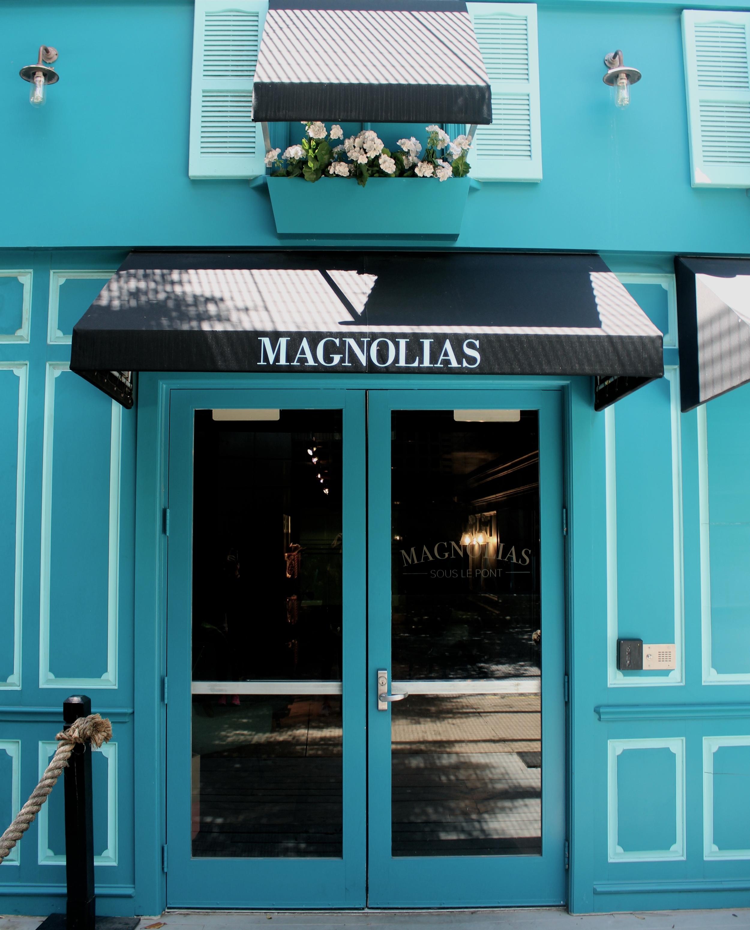 Dallas Coffee Shop Guide Magnolias Sous Le Pont by Miami Blogger Zeinab Kristen | travel & lifestyle blog 